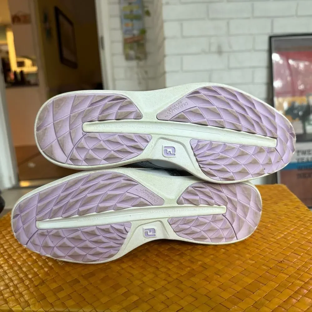 FJ FootJoy Traditions Spikeless Women’s Saddle Style Golf Shoe Size 7 Gray White